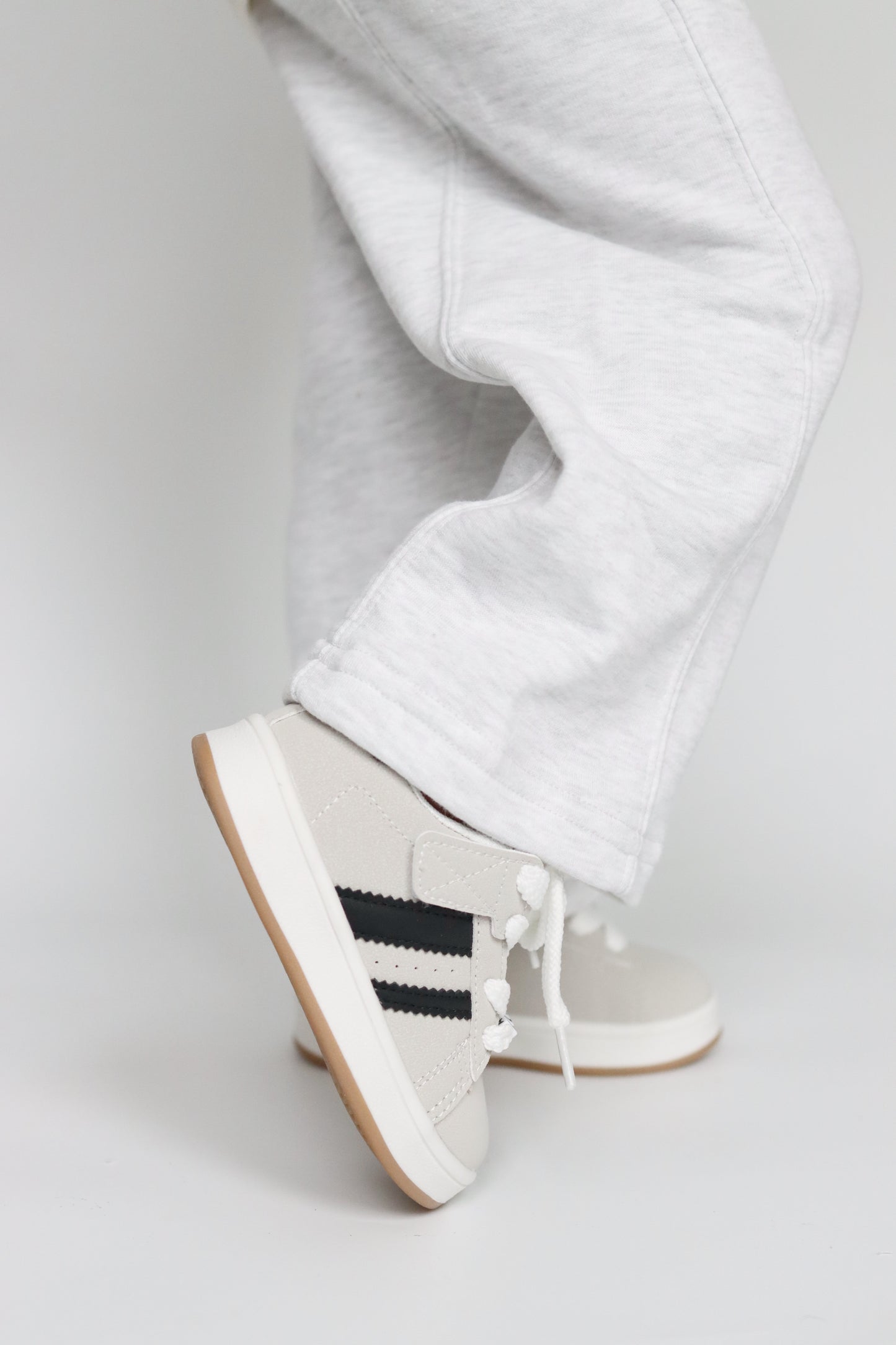 SNEAKER UNISEX BASIC GRIJS/ZWART