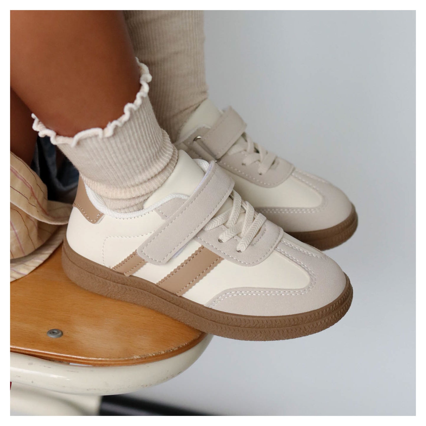 SNEAKER UNISEX RETRO KHAKI/BEIGE