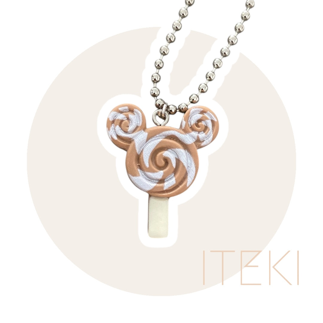 Sneaker chain Mickey swirl