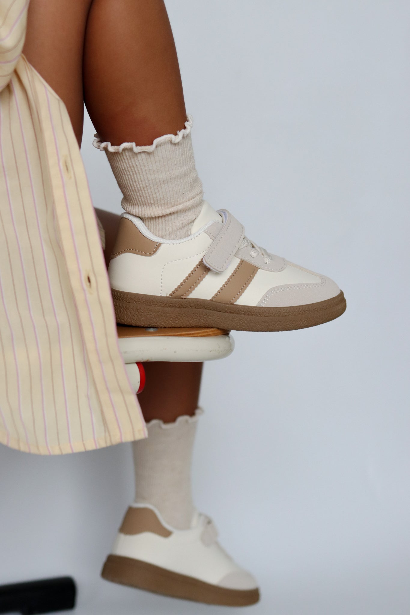 SNEAKER UNISEX RETRO KHAKI/BEIGE