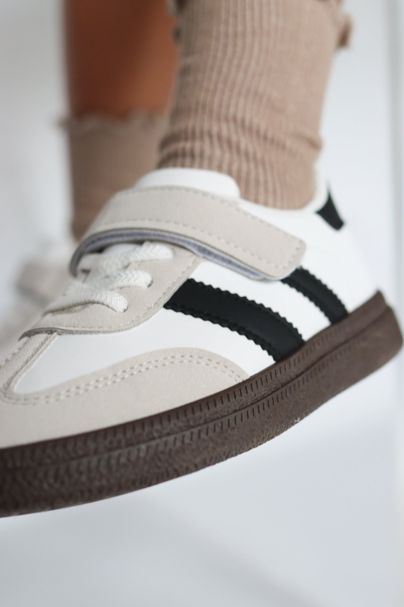 SNEAKER UNISEX RETRO BEIGE/ZWART